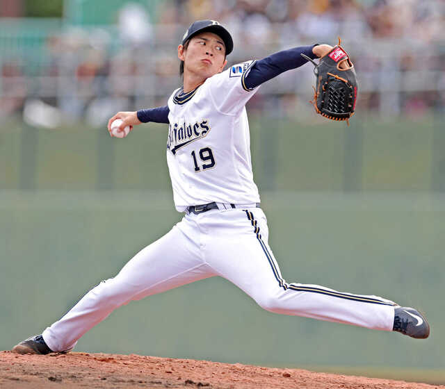 オリックス　山岡泰輔選手　赤泊　25枚限定 オリックス山岡泰輔選手赤泊25枚限定