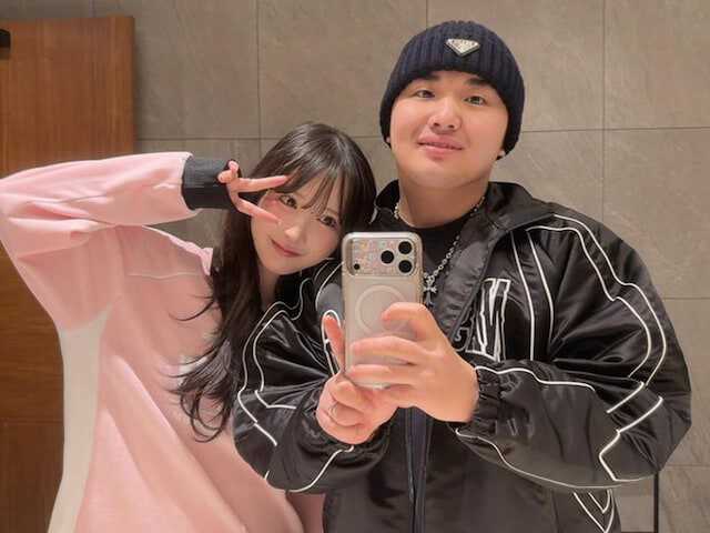 YouTuberのふくれなさんは3月20日、自身のXを更新。夫・がーどまんとのツーショットを披露し、反響を呼んでいます。（サムネイル画像出典：ふくれなさん公式Xより）