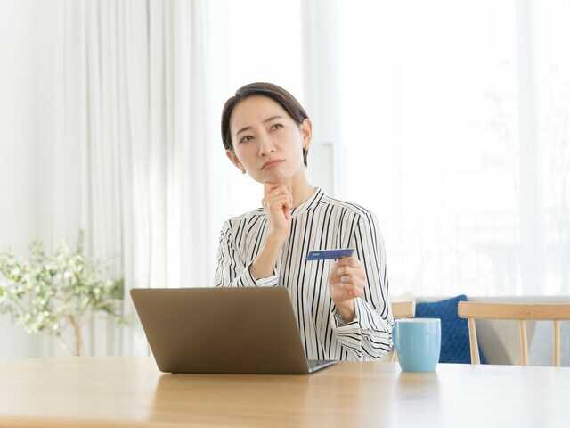 55歳の一人暮らしの会社員女性。想定したマネープランで80歳まで生活ができるかどうかで悩んでいます。ファイナンシャル・プランナーの深野康彦さんがアドバイスします。