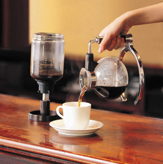 のめり込むなら「サイフォン式」【2026 COFFEE GEAR】 - UQライフ