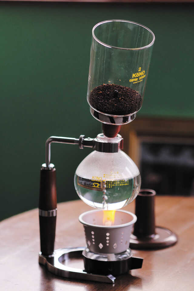のめり込むなら「サイフォン式」【2026 COFFEE GEAR】 - UQライフ