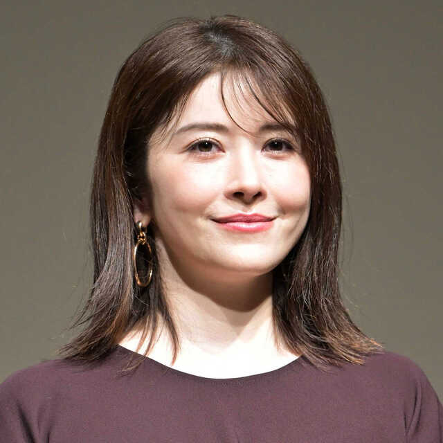 宮澤エマ、買い物中に背後から声をかけてきた「気持ち悪いおじさん」の