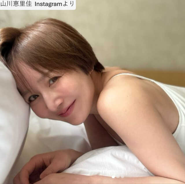 山川恵里佳、ソロショット　※「山川恵里佳」Instagram