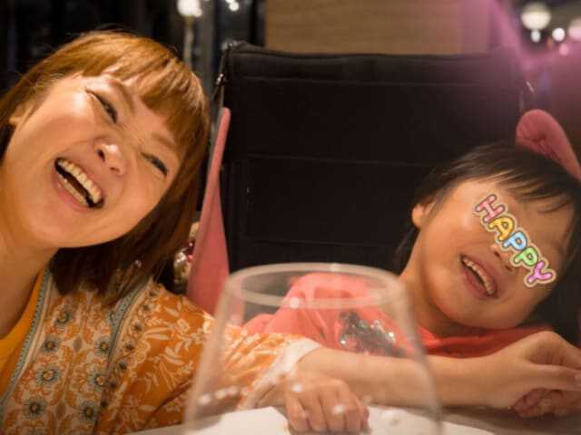タレントの柳原可奈子さんは9月22日、自身のInstagramを更新。脳性まひの長女の就学先が決定したことを報告しました。（サムネイル画像出典：柳原可奈子さん公式Instagramより）