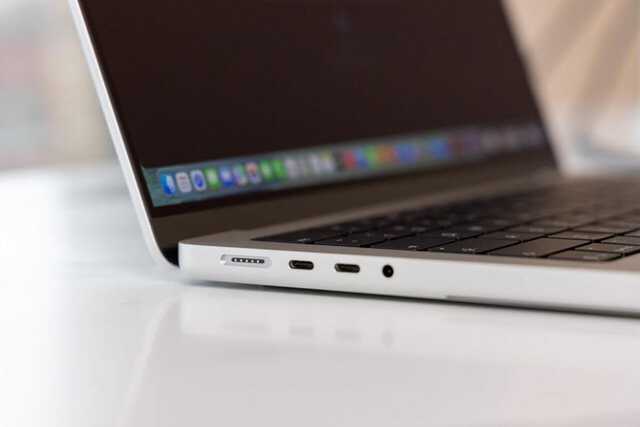 260311m5maxmacbookprousreview03