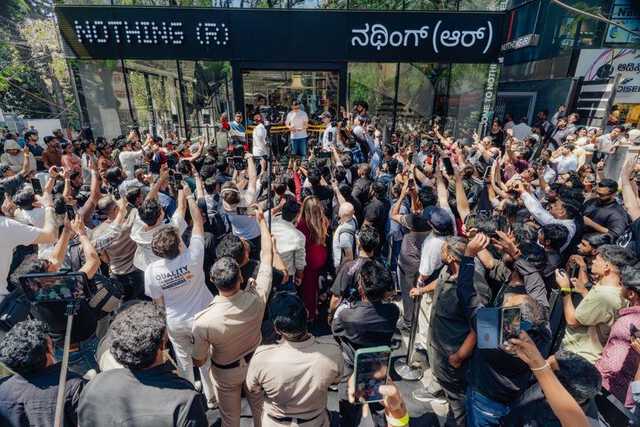 IndiaStoreOpen1_1280