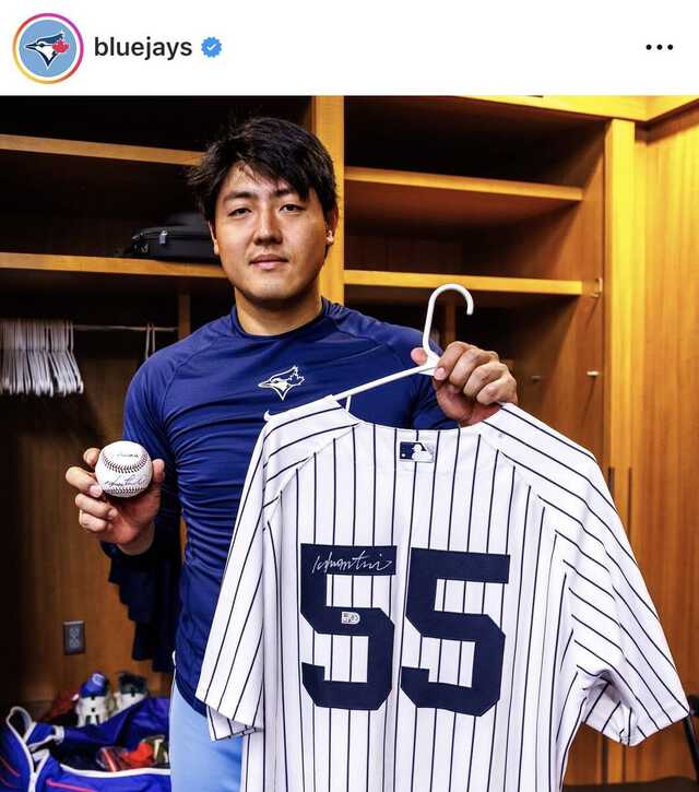 松井秀樹選手の何か 岡本和真が松井秀喜氏からプレゼントされた「55」 ブルージェイズが