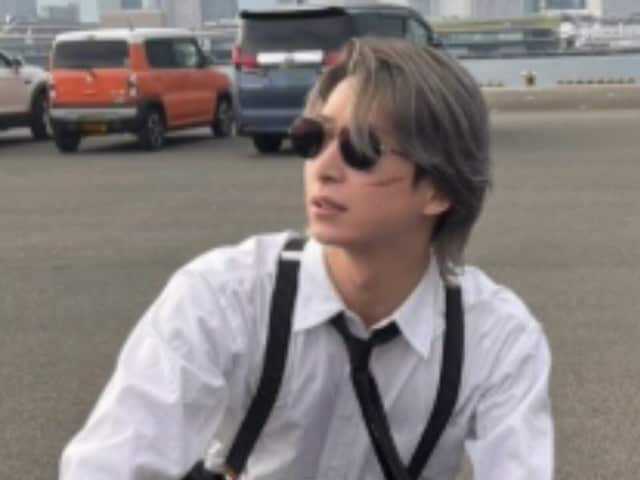 Snow Manの佐久間大介さんは4月8日、自身のInstagramを更新。バイクに乗る姿を披露しました。(サムネイル画像出典:佐久間大介さん公式Instagramより)