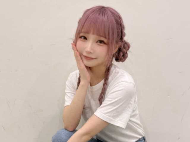 女装姿が注目されている2児の父親・谷琢磨さんは5月13日、自身のXを更新。授業参観でのコーディネートを披露し、反響を呼んでいます。（サムネイル画像出典：谷琢磨さん公式Xより）