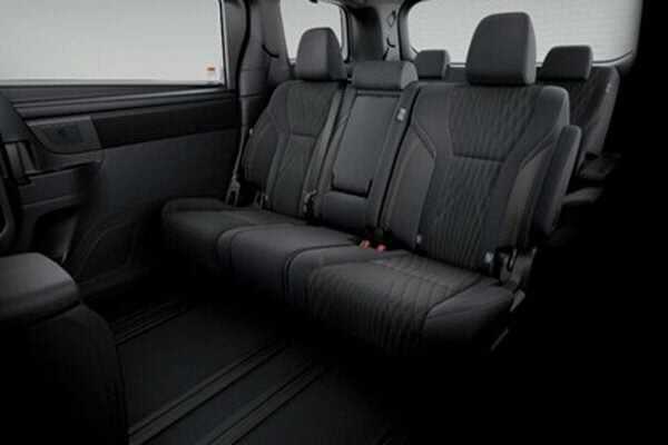 アルファードの車内の様子(画像:トヨタ自動車)