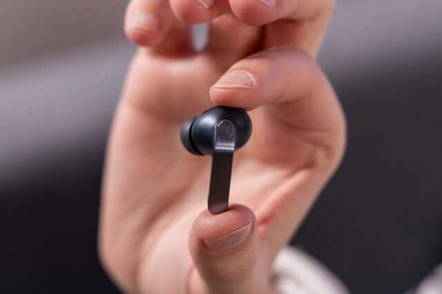 20260305GalaxyBuds4Pro_vs_AirPodsPro3_design_comfort