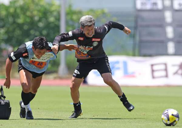 三浦知良選手　40周年記念サッカージャージ 7月6日に三浦知良「プロ40周年記念試合」 JFLの鈴鹿 先着