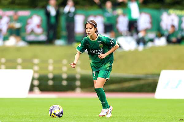 憧れの「ベレーザの14番」を背負う覚悟。眞城美春が語る“プロ2年目”の