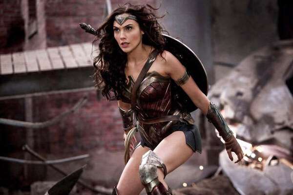 新『ワンダーウーマン』は『スーパーガール』脚本家が執筆
