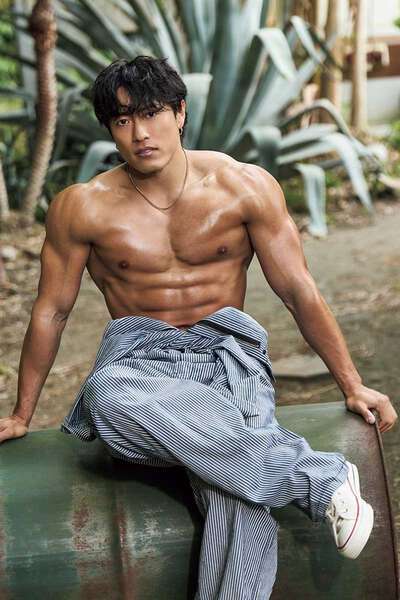 中務裕太 RTT サイン クッション GENERATIONS ジェネ GENERATIONS中務裕太、初のソロ写真集発売「史上最高の肉体に」 限定版