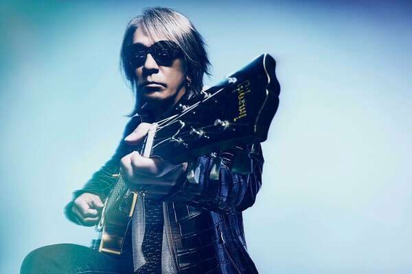 B'z | 【NEWS】松本孝弘・紺綬褒章伝達式 4月に松本孝弘の紺綬