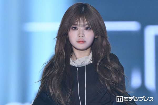 ME:I・RINON（村上璃杏）、ゆるウェーブ×クールな眼差しで観客魅了
