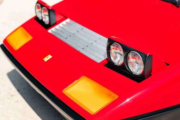 赤／黒ボディの「512BB」はスーパーカー世代の憧れ！ 45年前なのに走行