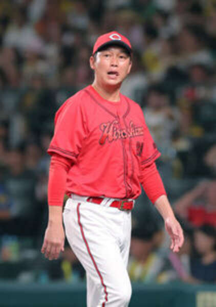 広島】2年連続の目の前で胴上げ 新井貴浩監督「力負けだと思い