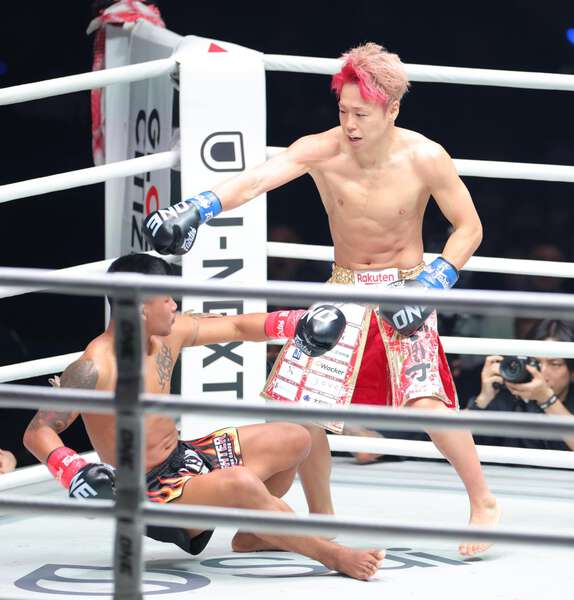 Fairtex ムエタイショーツ ロッタンモデル　武尊戦着用 武尊、引退試合で劇的5回TKO勝ち！“ムエタイの伝説”ロッタンから計4度