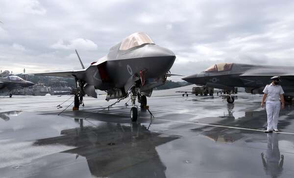 戦闘機用滑走路 Amazon | DeeRace 1/72戦闘機1/144爆撃機空港滑走路