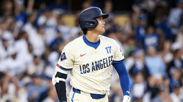優勝　大谷翔平　顔 20211213_ohtani2_ge-560x373.jpg