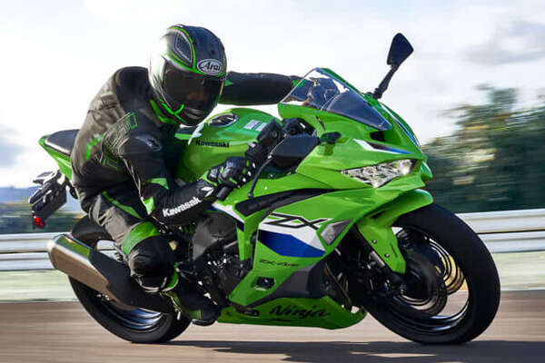 参考画像 カワサキ 新型Ninja ZX-6R (2013) 広報写真集 Kawasaki Ninja ZX