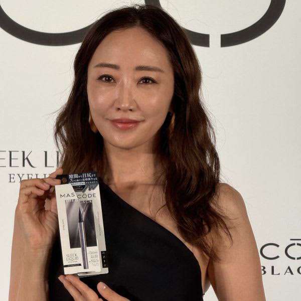 バツ2でも漂うアラフィフ“美魔女”神崎恵の等身大美容術…「制コレ