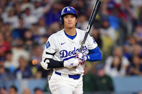 【限定223個】大谷翔平選手史上初3年連続20本塁打+100奪三振2体人形 限定223個】大谷翔平選手史上初3年連続20本塁打+100奪