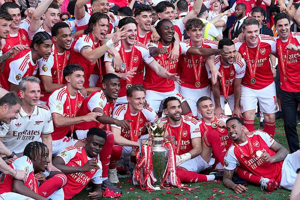 22年ぶり優勝のアーセナルは何が変わったのか。無敗優勝の伝説とは